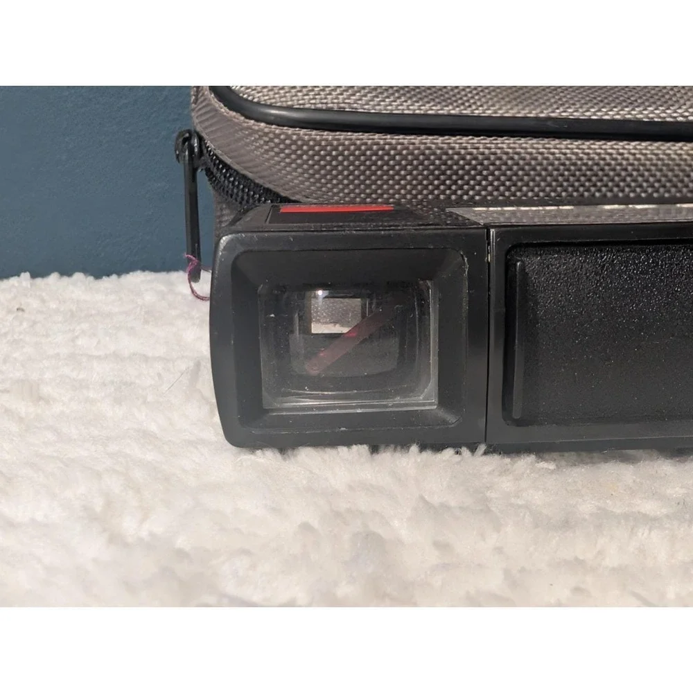 VTG Kodak Pocket Instamatic 20 Camera w/ Sylvania Magicube Flash & Case UNTESTED